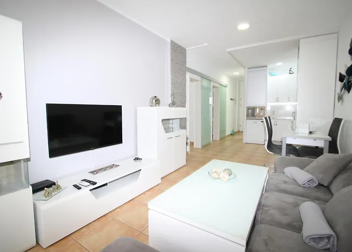 Fantastic Apartment Near The Beach